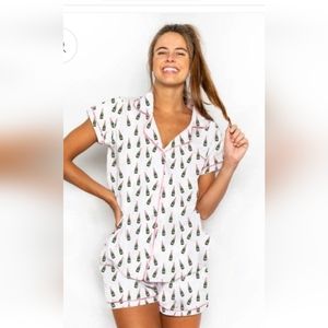 Toss Designs 2 piece shorts pajamas size med like new